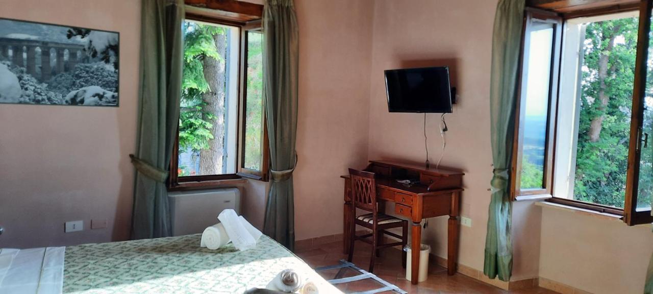Agriturismo Villino Bellavista สโปเลโต ภายนอก รูปภาพ